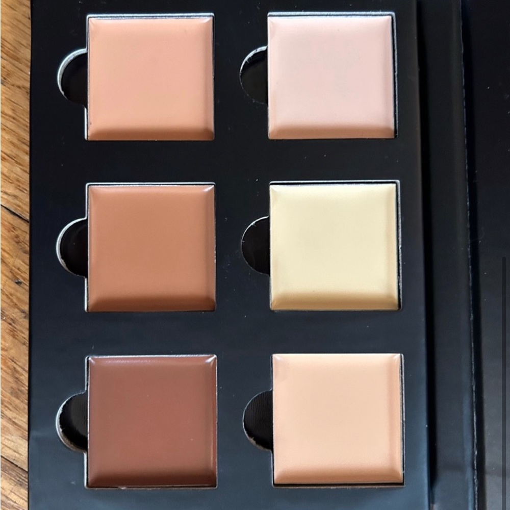 New in box Aesthetica Contour series cream brand new org packaging